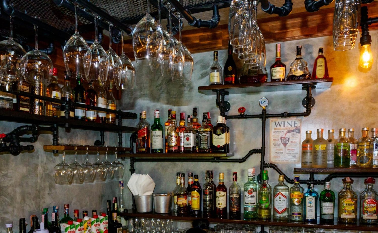 The actual bar at EAT Bar & Grill